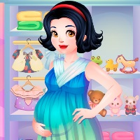 play Snow White Pregnancy Game